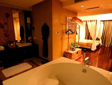 北京西城区养生会所的黄昏恋：当爱情遇上八十岁